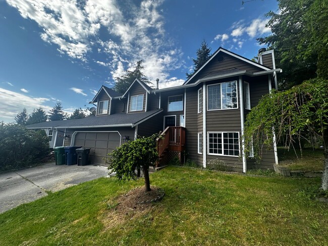 Primary Photo - Beautiful 4-Bedroom 3-Bath Home in Marysvi...