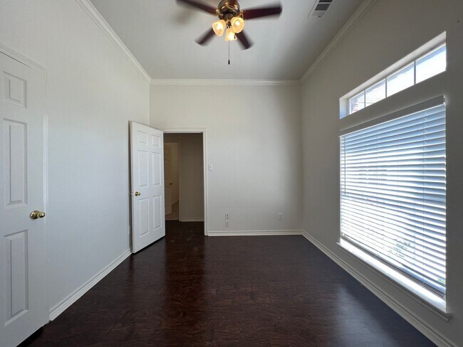 Building Photo - 1141 Nickerson Ln