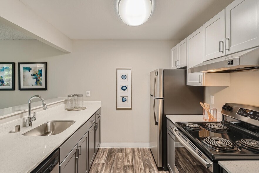 Building Photo - Align Apartments