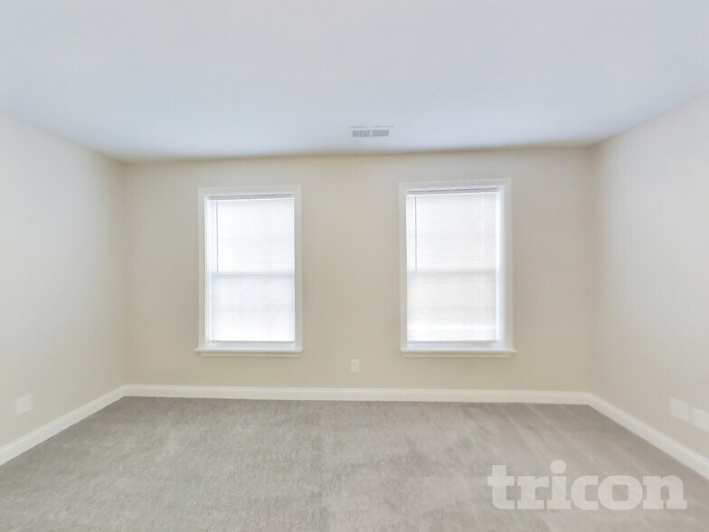 Building Photo - 722 Chestnut Ln