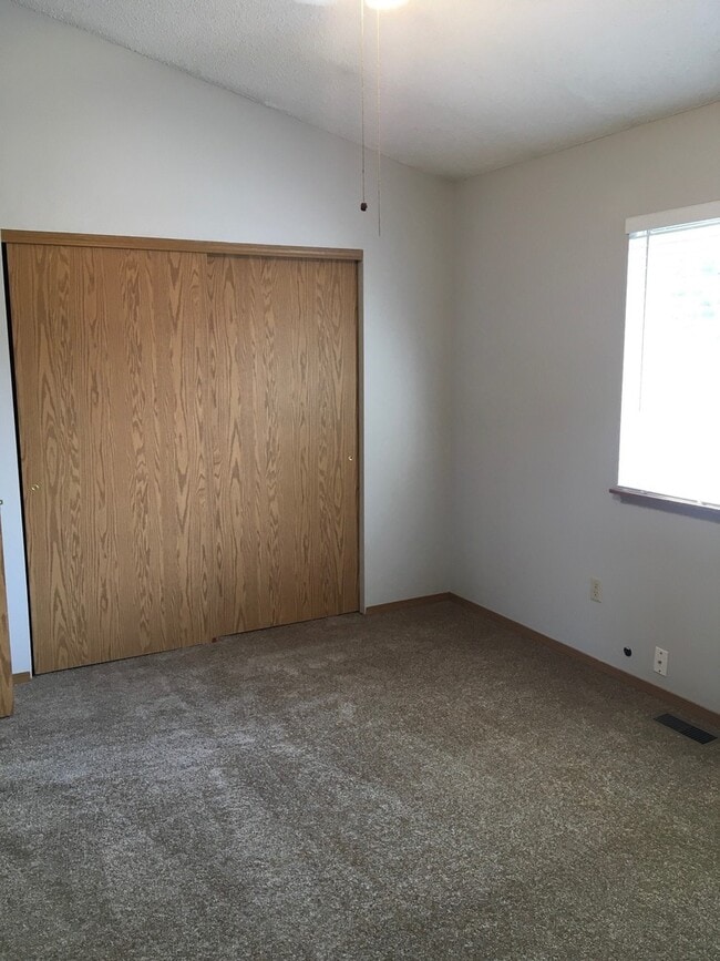 Building Photo - 4249 Hunting Meadows Cir