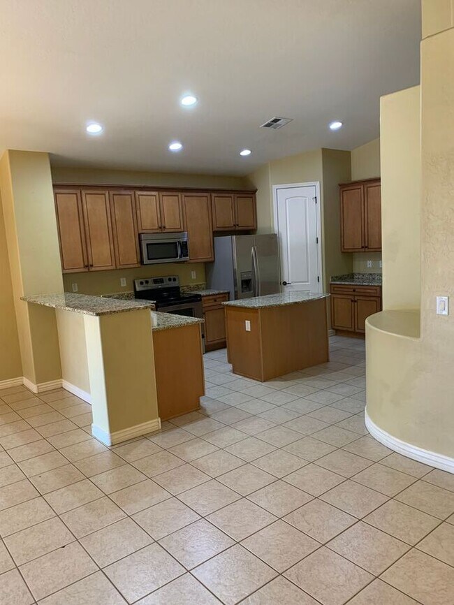 Building Photo - COMING SOON! Beautiful 4Bedroom/2Bathroom Home in Laveen