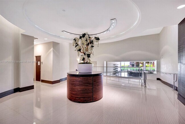 Building Photo - 16485 Collins Ave