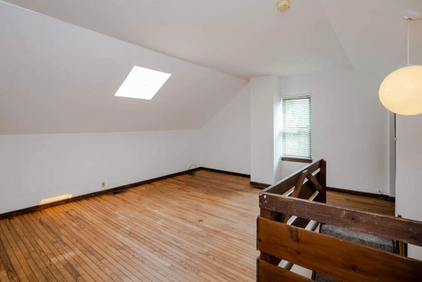 Building Photo - 1251 W Belden Ave