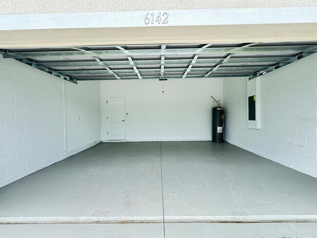 Building Photo - 6142 SW 154th Place Rd