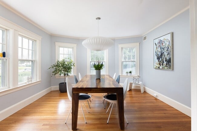 Building Photo - 17 Willow St