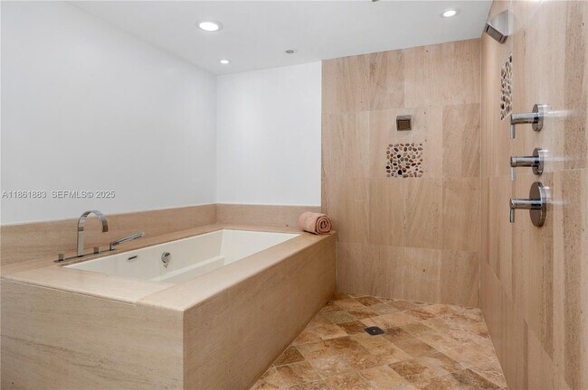 Building Photo - 5875 Collins Ave