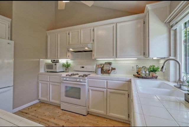 Building Photo - 18240 Ransen Ct
