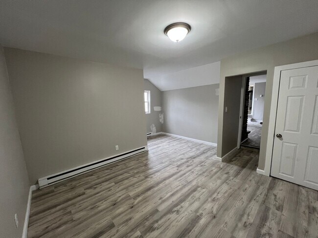 Building Photo - 412 N 8th St