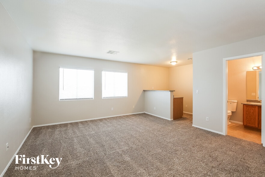 Building Photo - 3836 Canary Cedar St