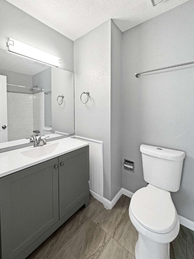 Building Photo - Recently Renovated Condo in Lake Lanier Community