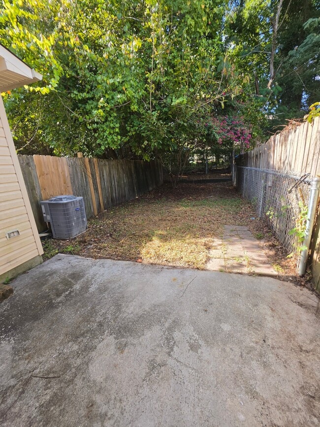 Building Photo - 2093 Brandymill Ln