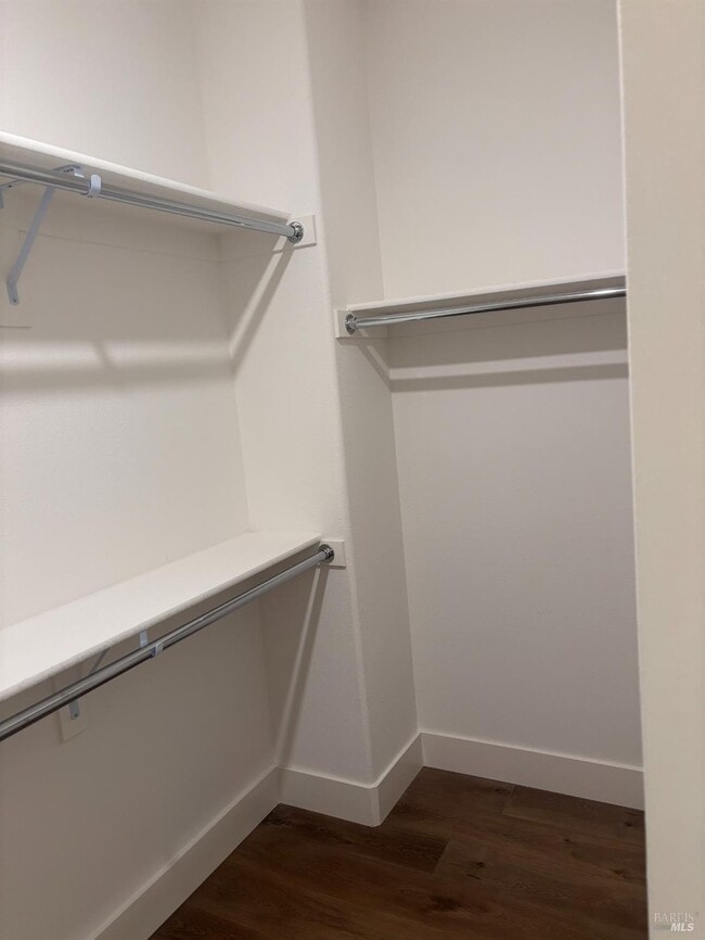 Building Photo - 1468 Oak Cir