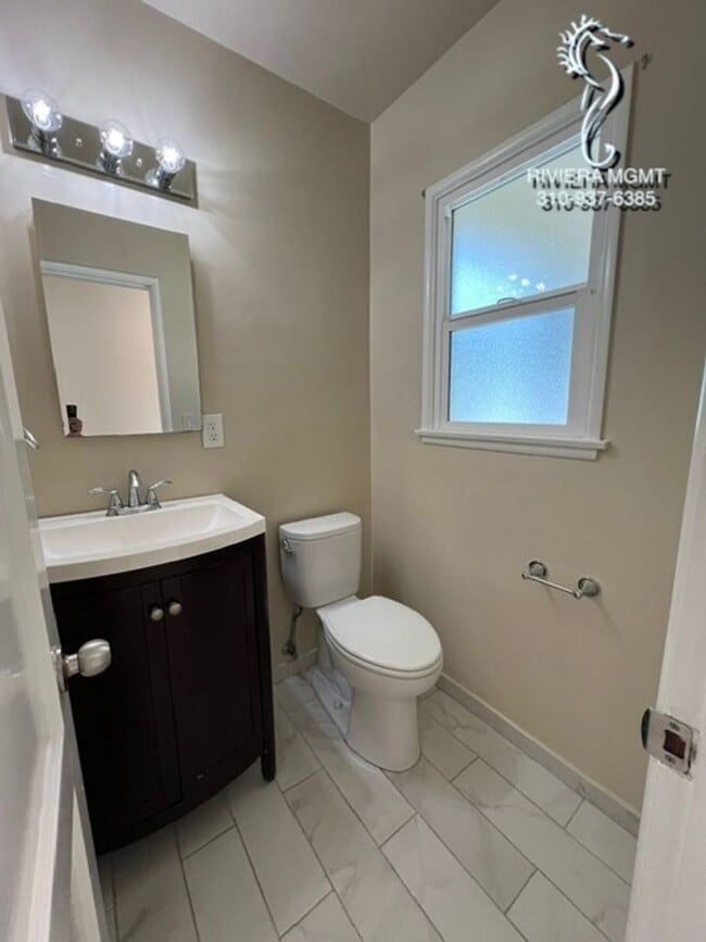 Building Photo - 3BR 1.5BA House in the Hollywood Riviera
