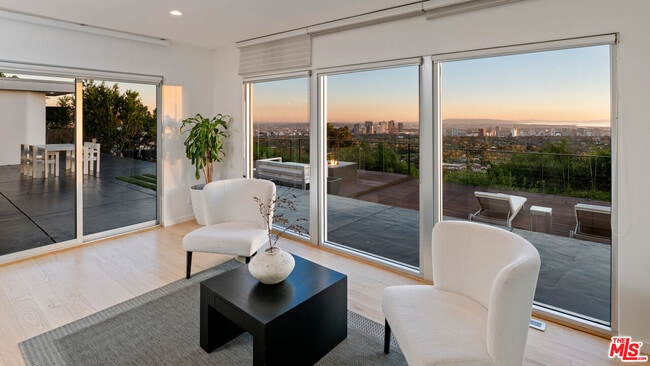 Building Photo - 10134 Angelo View Dr