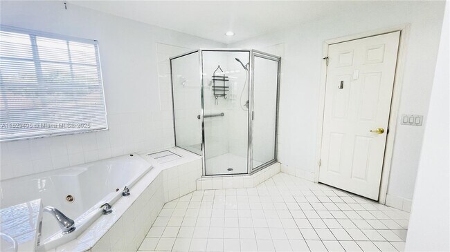Building Photo - 14730 SW 132nd Ct
