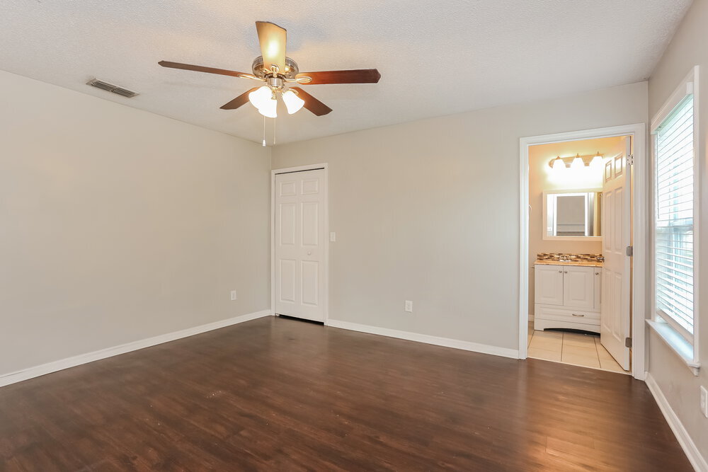 Building Photo - 8256 Teaticket Dr