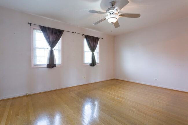 Building Photo - 1301 N Northwest Hwy