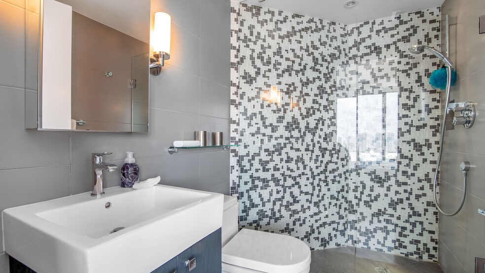 2nd Full Bath - 17555 Collins Ave