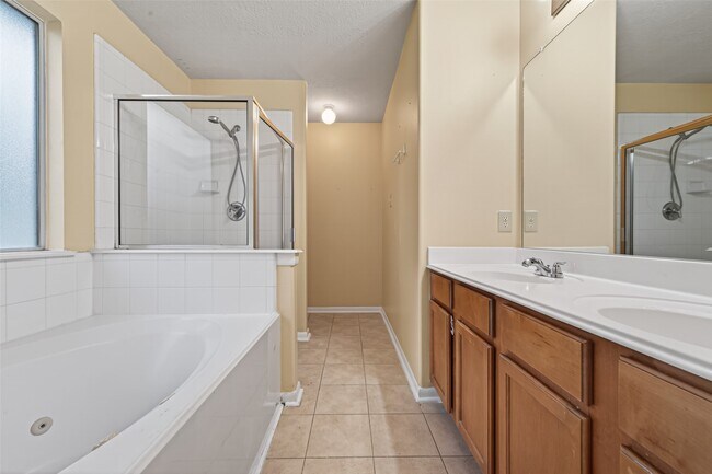 Building Photo - 19538 Billineys Park Dr