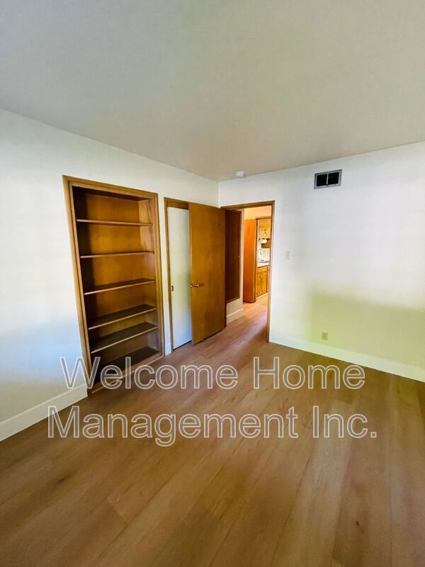 Building Photo - 3945 Euclid Ave