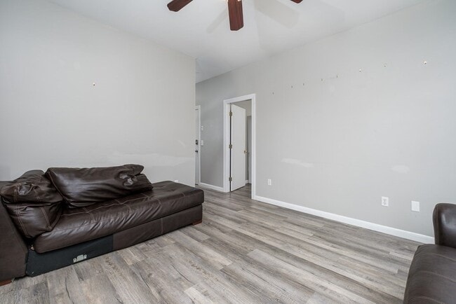 Building Photo - 17 O St