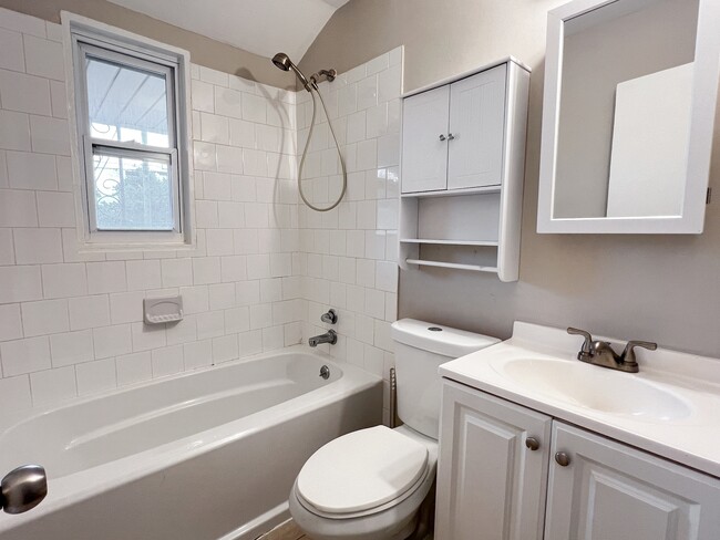 Building Photo - 12623 Farnell Dr