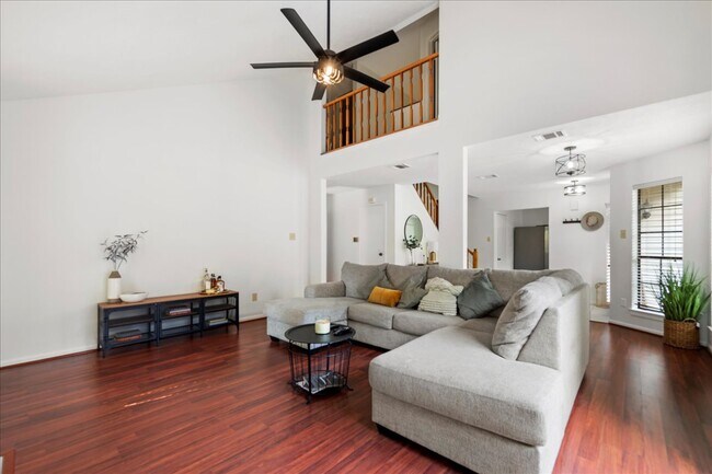 Building Photo - 7752 High Village Dr