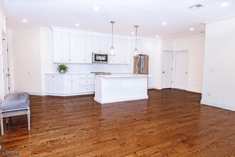 Building Photo - 29 Euclid Ave