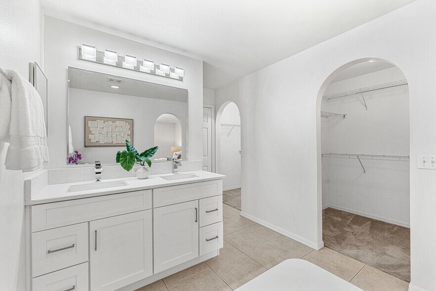 Building Photo - 2223 Dryden Ct