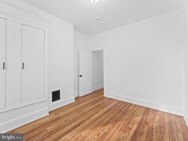 Building Photo - 1618 S 54th St