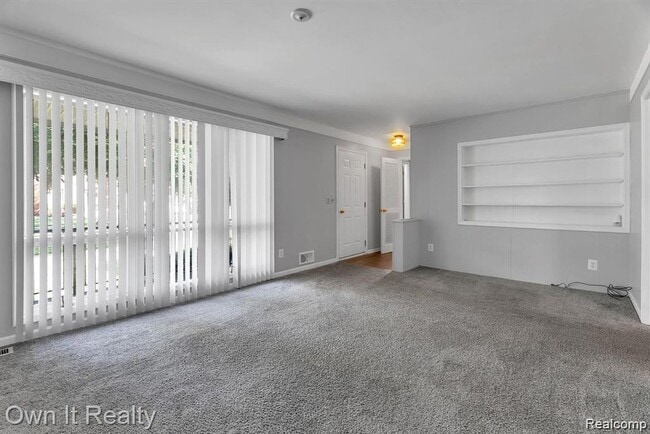 Building Photo - 20195 River Oaks Dr