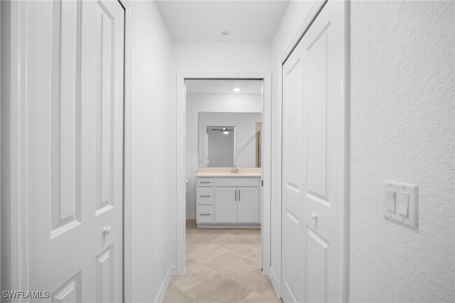 Building Photo - 15345 Grn Acrs Ave