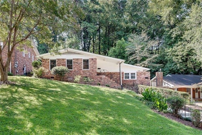 Building Photo - 799 Marstevan Dr NE