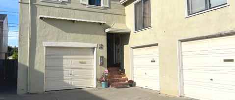Primary Photo - 221 Mosswood Way