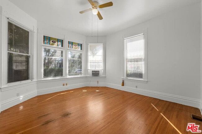 Building Photo - 1223 W 23rd St