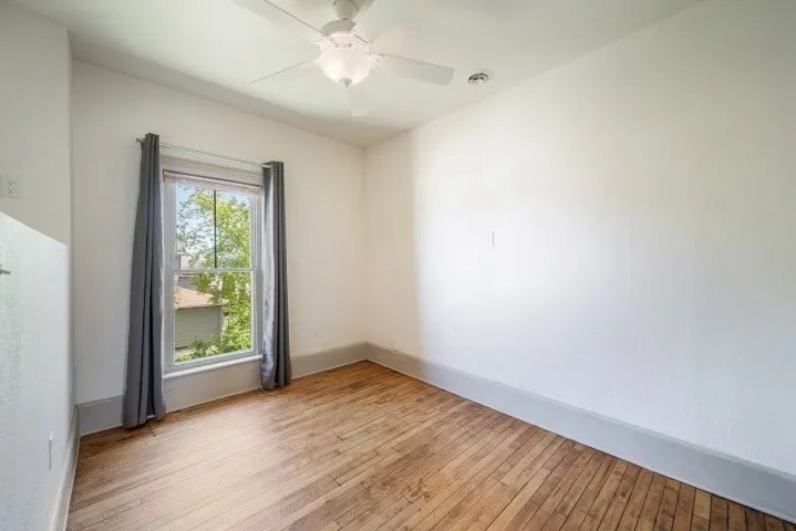 Upper Bed - 2020 Superior Ave