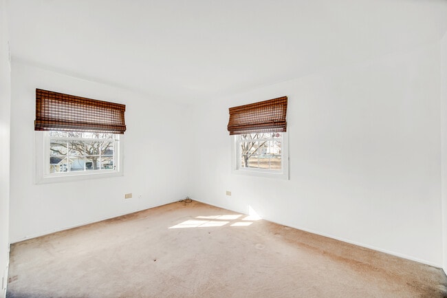 Building Photo - 1242 Nova Ct