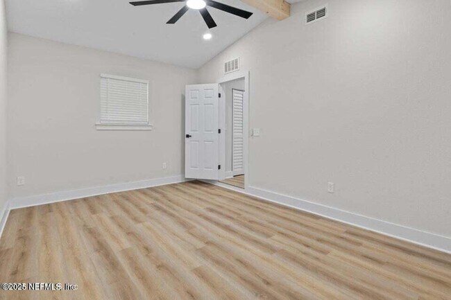 Building Photo - 10856 Hawaii Dr S