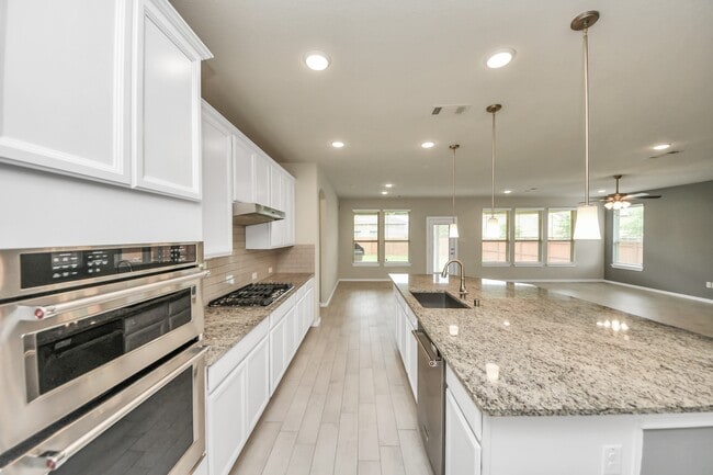 Building Photo - 28215 Shorecrest Ln