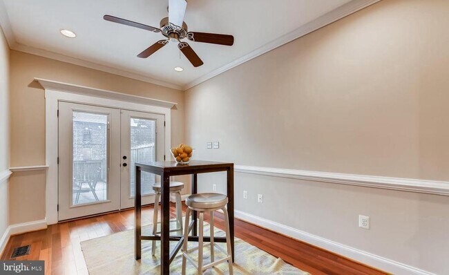 Building Photo - 130 W Ostend St