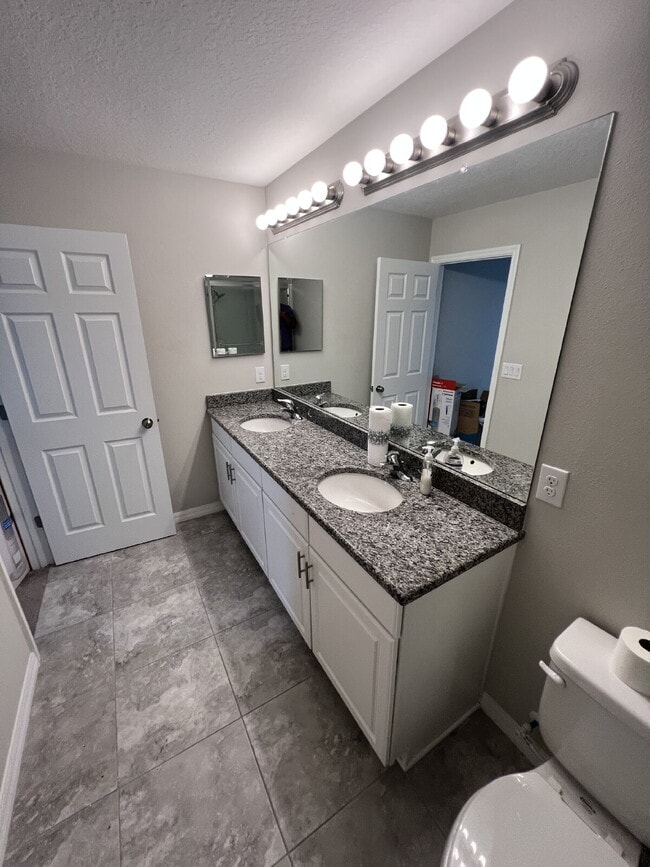 Building Photo - 7016 Grand Elm Dr