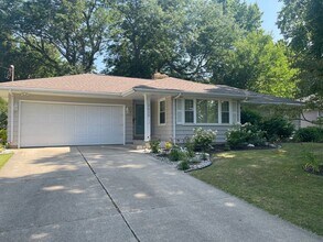 Building Photo - Three Bedroom Home in Kalamazoo