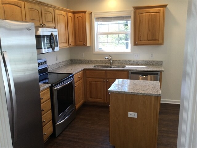 Building Photo - 851 Stardust Ct
