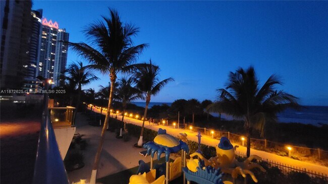 Building Photo - 6039 Collins Ave