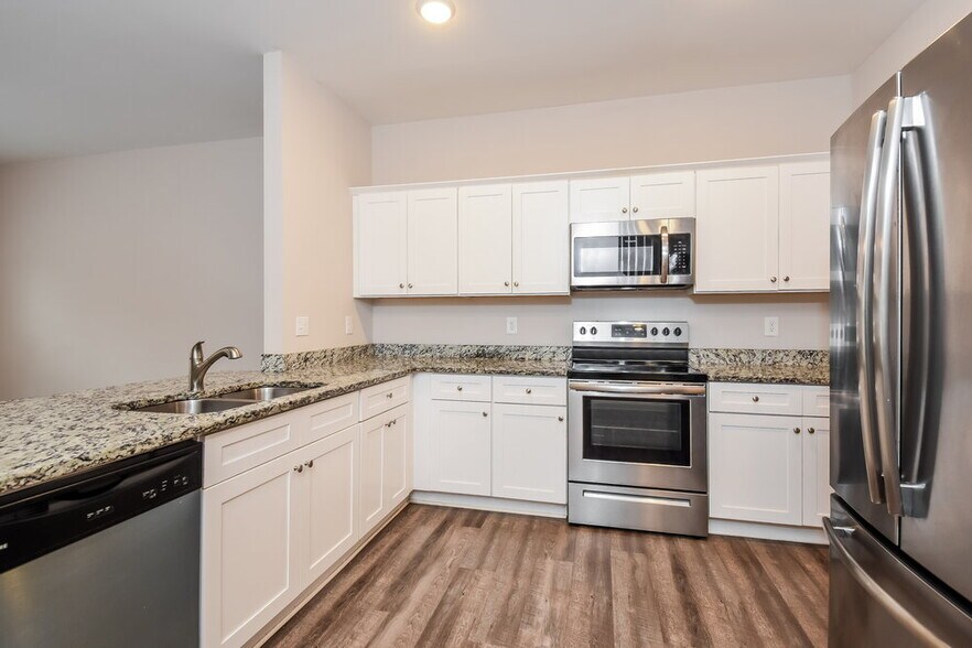 Building Photo - 19 Castlemoor Loop