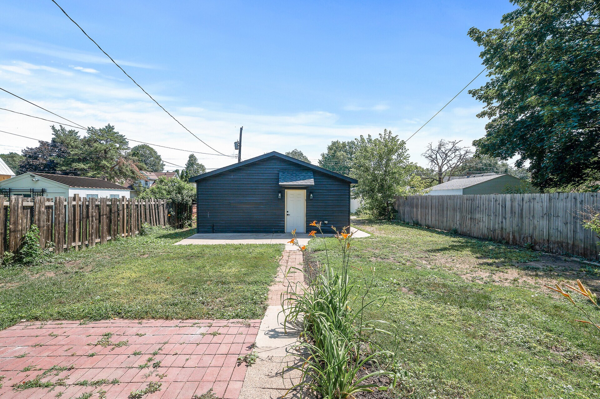 Building Photo - 3127 33rd Ave S