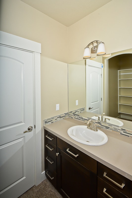 Building Photo - 4 Bedrooms 2.5 Bathrooms in Meridian