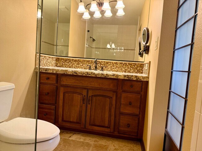 Building Photo - 2 bedroom Golf course Condo