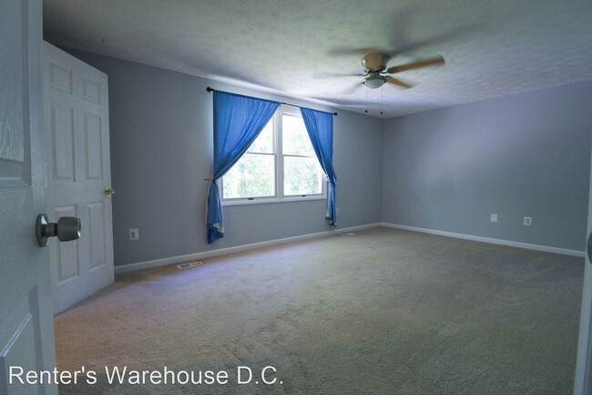 Building Photo - 5 br, 3.5 bath House - 13705 Hobart Dr
